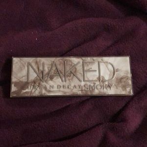 Urban Decay Naked Smoky Palette